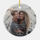 Script First Christmas Mr & Mrs Wedding Photo Keramik Ornament (Hinten)