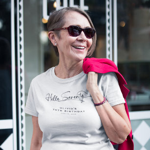 Script Hallo Siebzig Minimalist 70. Geburtstag T-Shirt