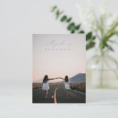 Script Modern Elegante Bridesmaid Vorschlagskarte Einladung (Stehend Vorderseite)