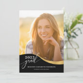 Script Modern Form Foto Black & Gold Abschluss Einladung (Stehend Vorderseite)