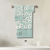 Script Monogram Boho Sage Green White Grey Floral Badhandtuch Set
