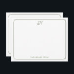 Script Monogram Hübsch Family Stationer Green Mitteilungskarte<br><div class="desc">Dieses Design verfügt über eine dünne Doppelgrenze mit Platz für ein hübsches Skriptmonogramm am oberen Rand und Namen/Text am unteren Rand. Klicken Sie auf die Schaltfläche Anpassen, wenn Sie die Designelemente anpassen und/oder den Text weiter verändern möchten! Variationen dieses Designs, zusätzliche Farben sowie koordinierende Produkte sind in unserem Shop, zazzle.com/store/doodlelulu...</div>
