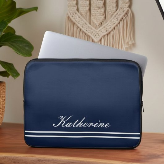 Script Name Minimalist Navy Blue Laptopschutzhülle