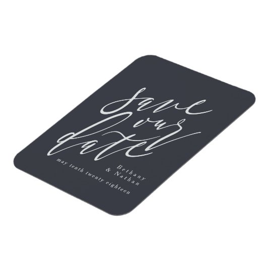 SCRIPT RETTE UNSEREN DATUM MAGNET (Linke Seite)