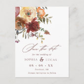 Script Rust Burgundy Floral Wedding Save the Date Ankündigungspostkarte (Vorderseite)
