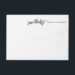 Script Save the Date Wedding Wrap Around Label<br><div class="desc">Schönes Schwarz-Weiß-Kalligraphie-Design. Matching Kollektion im Little Bayleigh Store.</div>
