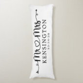 Script Typografy Personalisiert Mr. Wedding Seitenschläferkissen (Vorderseite Vertikal)