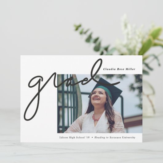 Scripted Grad Abschluss Ankündigung (Stehend Vorderseite)