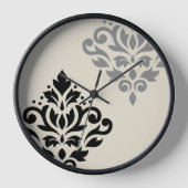 Scroll Damask Art I Black Gray Creme Uhr (Vorderseite)