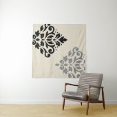 Scroll Damask Art I Black Gray Creme Wandteppich (Beispiel (Horizontal))