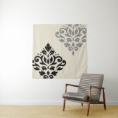 Scroll Damask Art I Black Gray Creme Wandteppich (Beispiel)