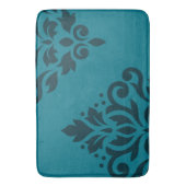 Scroll Damask Art I Dark on Mid Aquamarin Badematte (Vorderseite Vertikal)