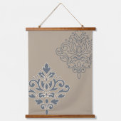 Scroll Damask Art I (Line) Cream Blues Sand Wandteppich Mit Holzrahmen (Vorderseite)