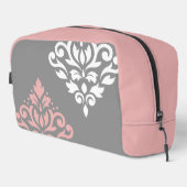 Scroll Damask Art I Pink White Grau Waschbeutel (Rechte Ecke)