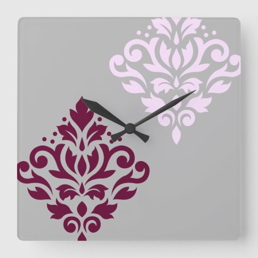 Scroll Damask Art I Plum Pink Grau Quadratische Wanduhr (Vorderseite)