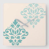 Scroll Damask Art I Tees on Cream Quadratische Wanduhr (Vorderseite)
