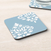 Scroll Damask Art I White on Light Blue Getränkeuntersetzer (Linke Seite)