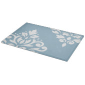 Scroll Damask Art I White on Light Blue Schneidebrett (Ecke)