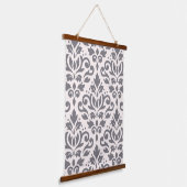 Scroll Damask Grosses Muster Grau auf Creme Wandteppich Mit Holzrahmen (Gewinkelt)