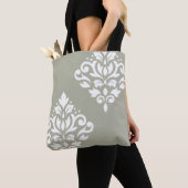 Scroll-Damask-Kunst I Weiß auf Grün Tasche (Von Nahem)