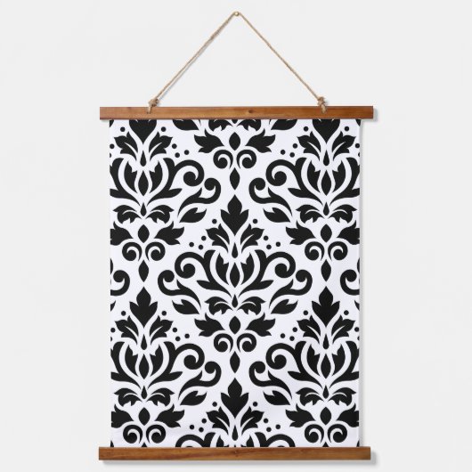 Scroll Damask Large Pattern Black on White Wandteppich Mit Holzrahmen (Vorderseite)