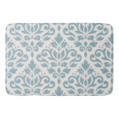 Scroll Damask Large Pattern Blue auf Creme Badematte (Vorderseite)