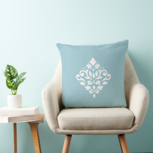 Scroll Damask White on Blue Kissen
