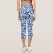 Scrolled Leaf Blue Capri Leggings (Rückseite)