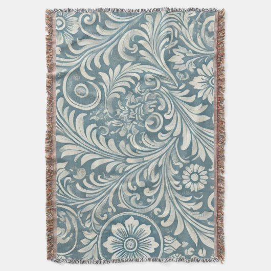 Scrolling Damask Pattern in Soft Blue und Ivory Decke (Vorderseite Vertikal)