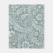 Scrolling Damask Pattern in Soft Blue und Ivory Fleecedecke (Vorderseite)