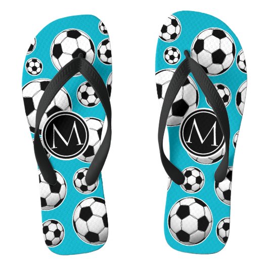 Scuba Blue Soccer Ball Pattern und Monogramm Badesandalen (Fußbett)
