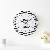 Scuba Diver and School of Sharks Gefahrenzone Große Wanduhr (Zuhause)