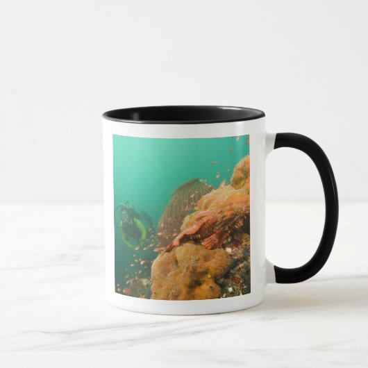 Scuba Diver & Scorpionfish Scorpanopsis Tasse (Rechts)