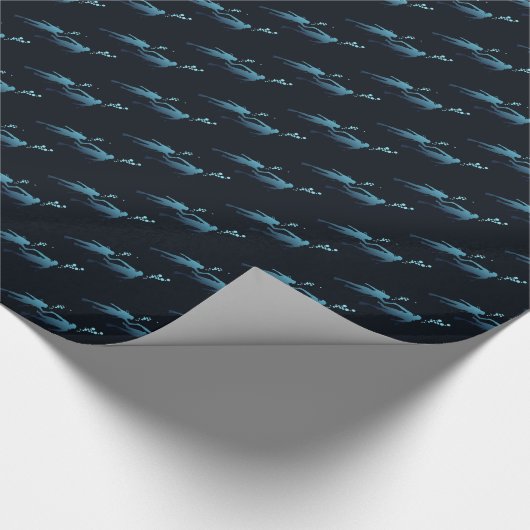 Scuba Diver Under Sea Pattern Dunkelblaues Geschen Geschenkpapier (Ecke)