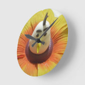 Sculpted Bird in Sunflower Art Print Runde Wanduhr (Winkel)