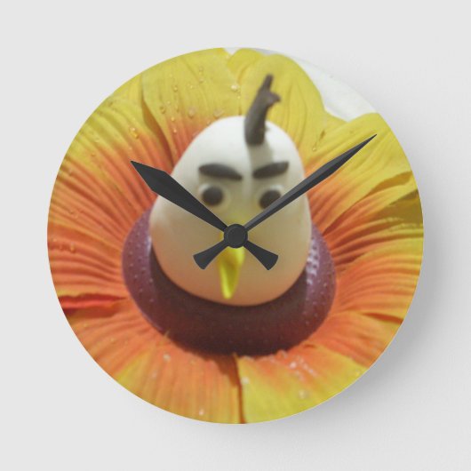 Sculpted Bird in Sunflower Art Print Runde Wanduhr (Vorderseite)