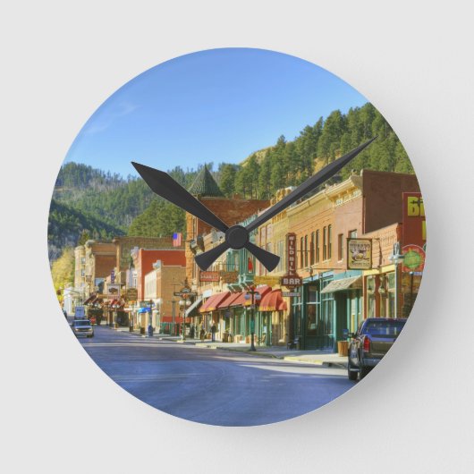 SD, Deadwood, Historic Gold Mining town Runde Wanduhr (Vorderseite)