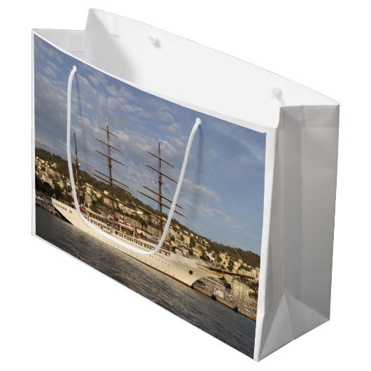 Sea Cloud II Große Geschenktüte (Vorderseite Schrägansicht)