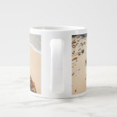 Sea Crabs on Tropical Beach – Serene Ocea Jumbo-Tasse (Rückseite)