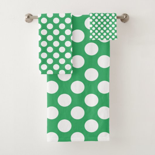 Sea Green: Grosses weißes Polka Dot Pattern Badhandtuch Set (Insitu)