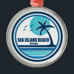 Sea Island Beach Georgia Palm Tree Birds Ornament Aus Metall<br><div class="desc">Sea Island verfügt über einen 8 km langen Privatstrand an der Südostküste Georgiens,  sowie luxuriöse Unterkünfte,  Golf,  Essen,  Tennis,  Wellness-Center,  Angeln und Bootfahren.</div>