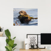 Sea Otter in Kelp umwickelt Poster (Heimbüro)