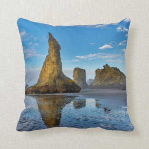 Sea Stacks on Bandon Beach in Bandon, Oregon 3 Kissen