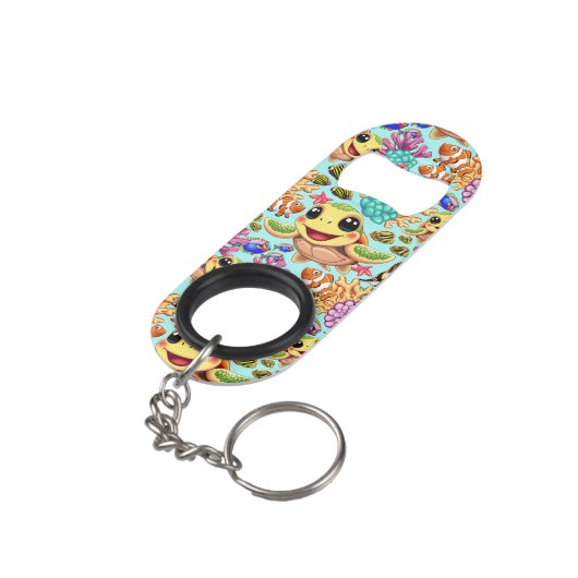 Sea Turtle Baby Happy and Süße Figur Mini Flaschenöffner (Rückseite Schrägansicht)