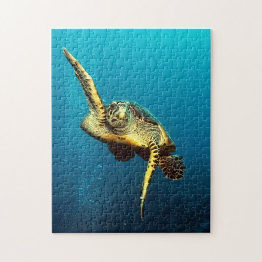 Sea Turtle Swimming Underwater Puzzle (Vertikal)