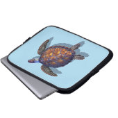 Sea turtle tablet / laptop sleeve (Vorne Knopf)