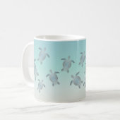 Sea Turtles Beach Style Monogram Coastal Kaffeetasse (Vorderseite Links)