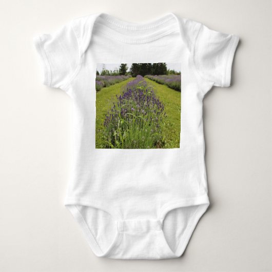 Seafoam Lavender Farm Baby Strampler (Vorderseite)