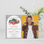 Seafood Crawfish Boil Pinch Mich! Funny Abschluss Einladung (Stehend Vorderseite)