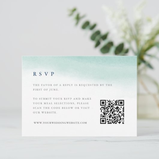 Seaglass Tides | Pale Mist Green QR Code RSVP Karte (Stehend Vorderseite)